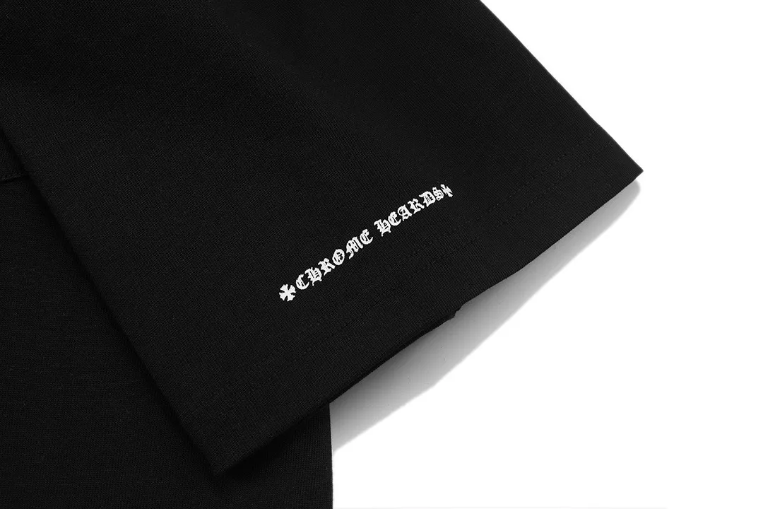 P150 Chrome Hearts 2026 early spring new style Breast pocket Thread printed logo Uniform short-sleeved T-shirt for men and women · Customized 300g 100% double yarn pure cotton fabric · Custom dyed 32 count double-strand thread · Collar label, hangtag, main mark and three labels complete Color: Black Size: XS S M L
